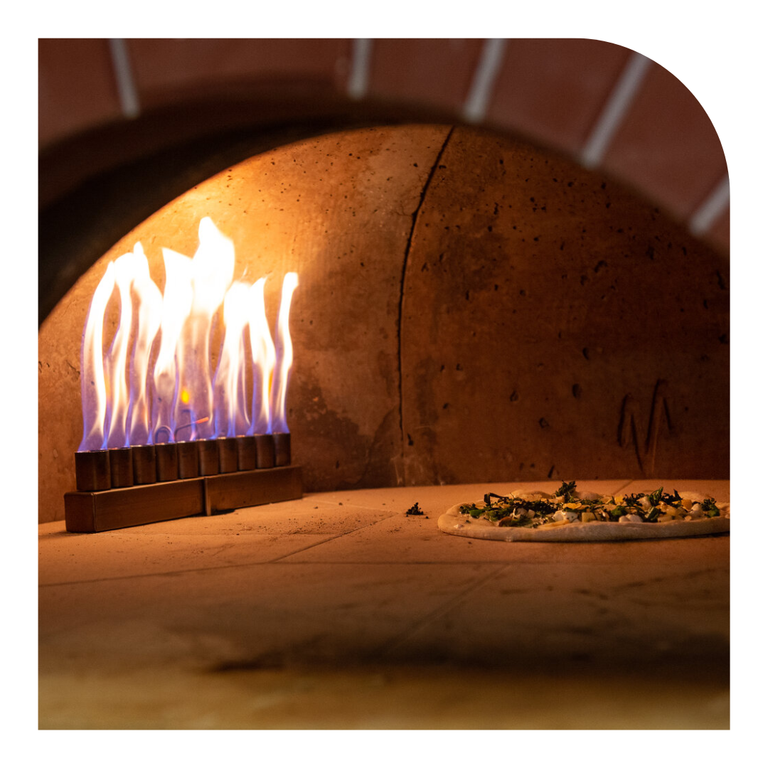 photo of a pizza oven